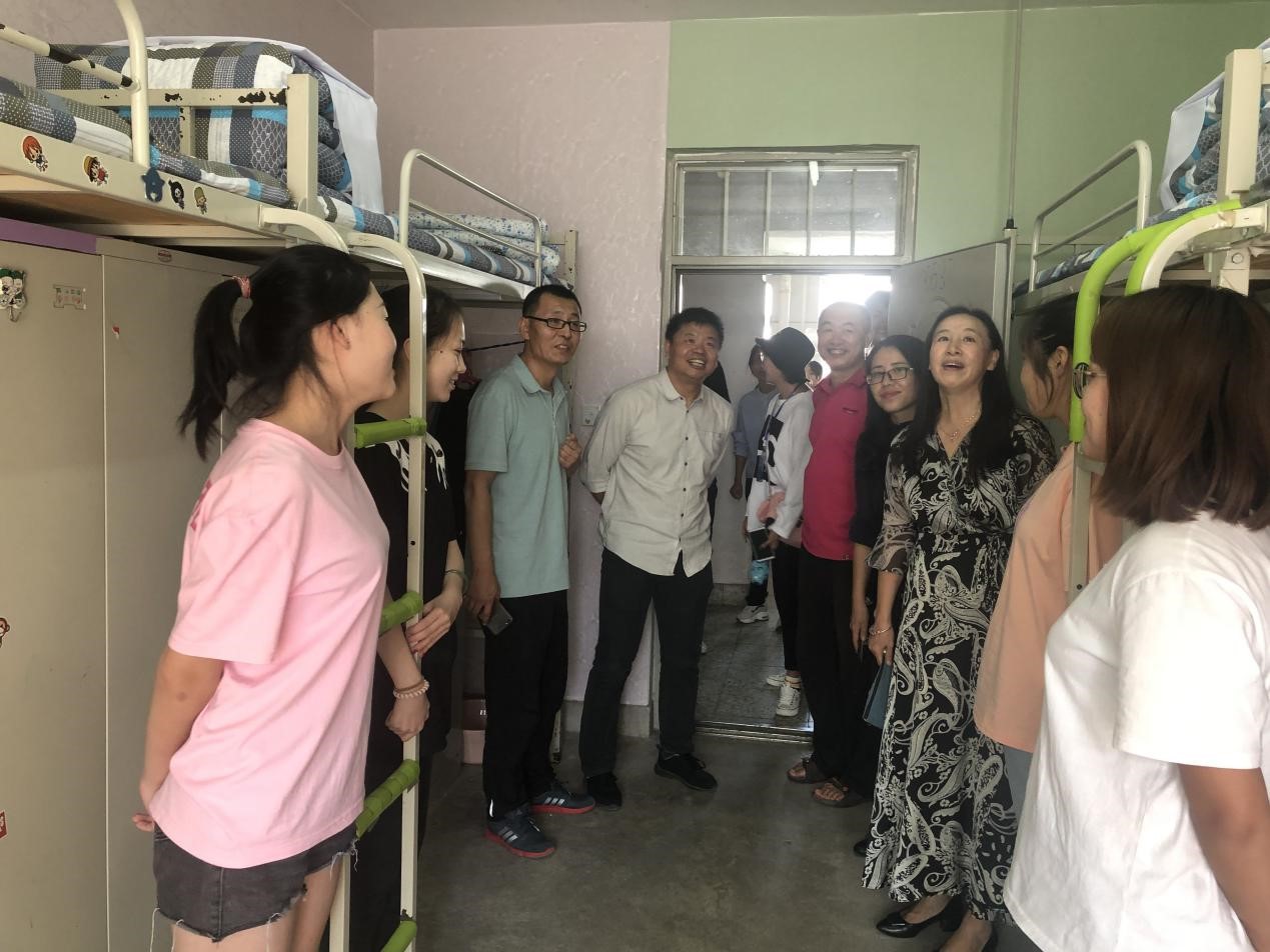 25a27843a50a47e58ad88d012b9e5453.jpg 寝室.jpg