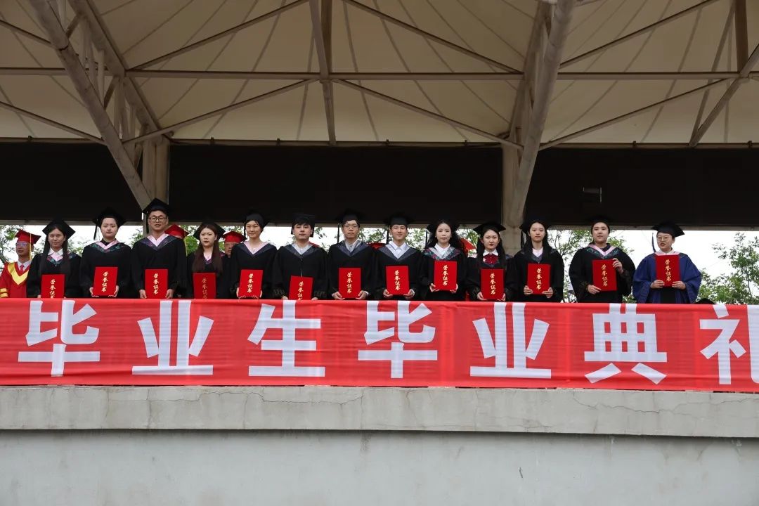 41070c57d20c4e0fae45d7d9dcb5a183.jpg 41070c57d20c4e0fae45d7d9dcb5a183.jpg