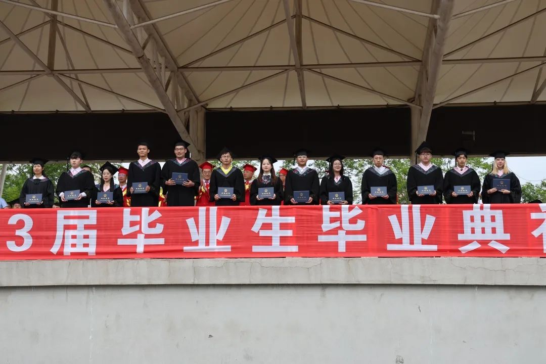 bf7e38f361d34abb83fe6d484576e125.jpg bf7e38f361d34abb83fe6d484576e125.jpg