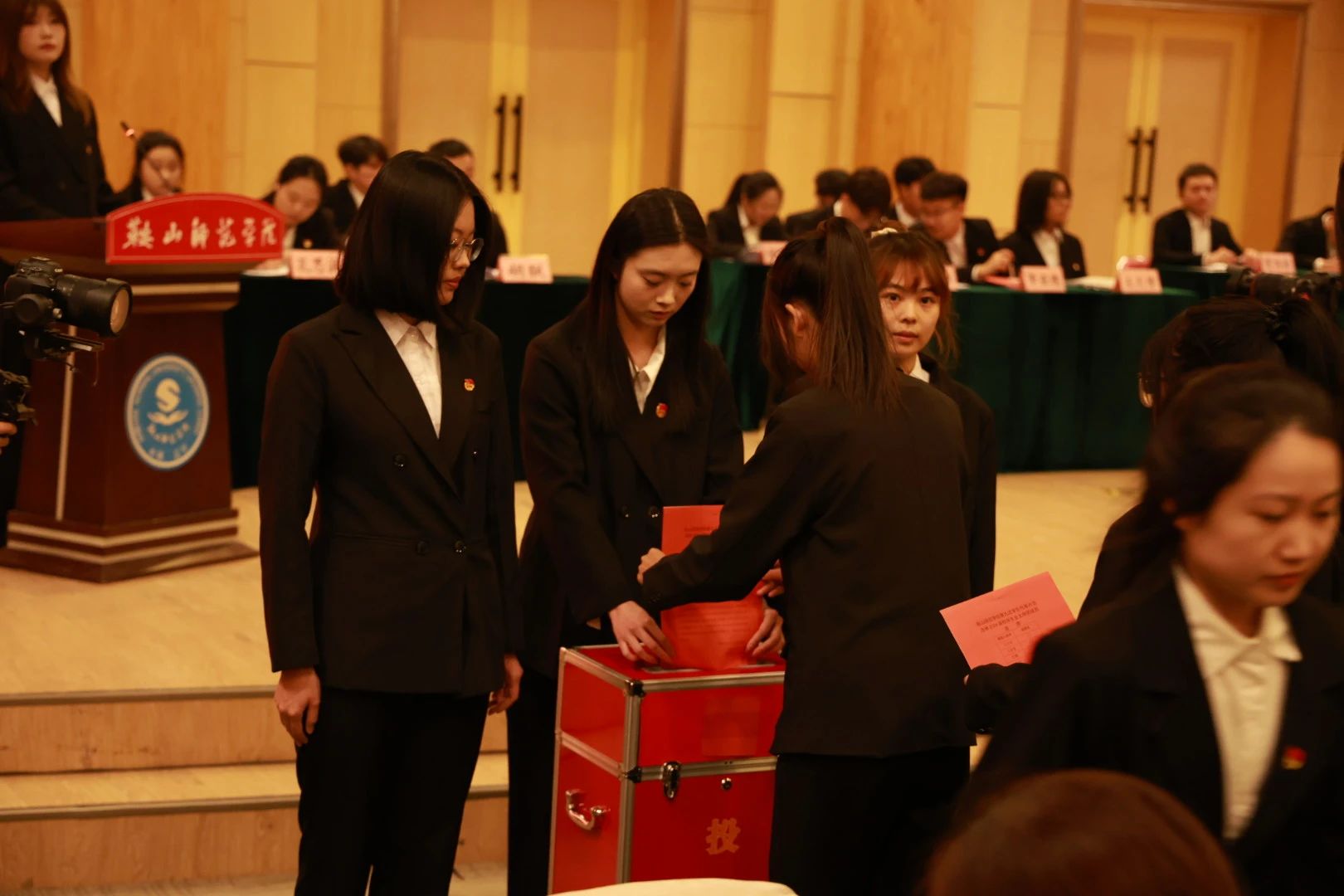 5e8e76ea68644e0ba2ef7993f1213420.jpg 5e8e76ea68644e0ba2ef7993f1213420.jpg