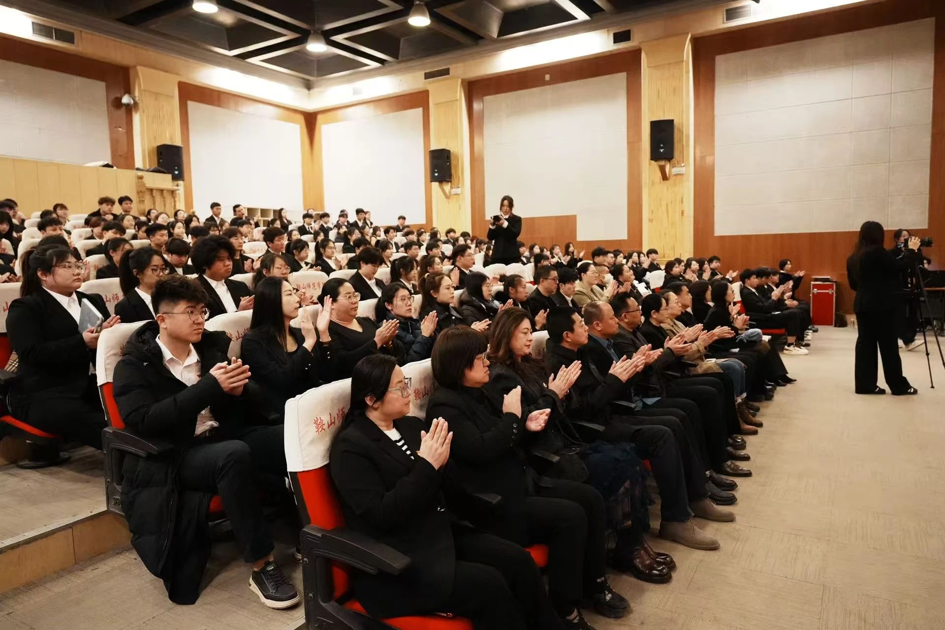 874b89e1447a434c9fbf33e1f9a04c9e.jpg 874b89e1447a434c9fbf33e1f9a04c9e.jpg