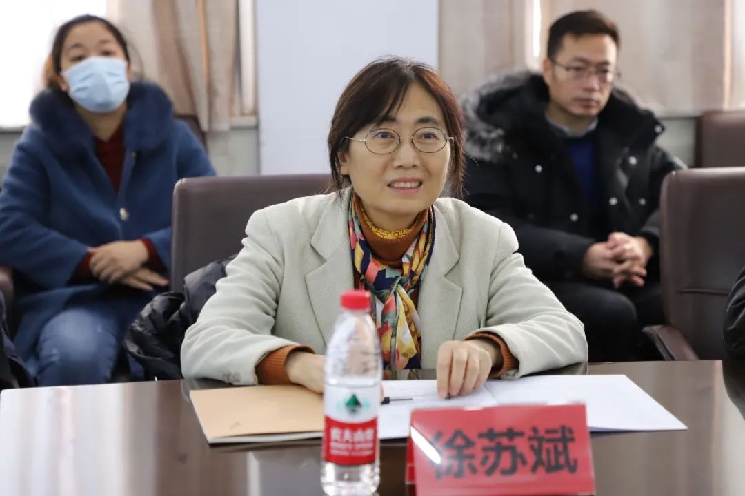 bb9cbdbe382645cb90cd50920fb9cbd1.jpg bb9cbdbe382645cb90cd50920fb9cbd1.jpg