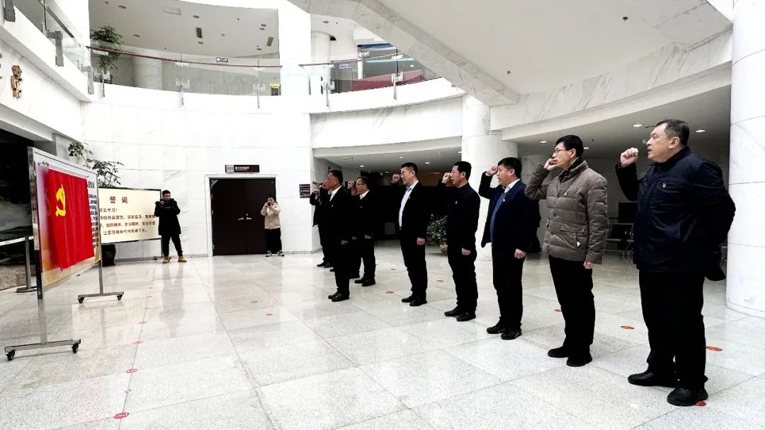 70a2f592453e41c09967a294c13dc5d7.jpg 70a2f592453e41c09967a294c13dc5d7.jpg