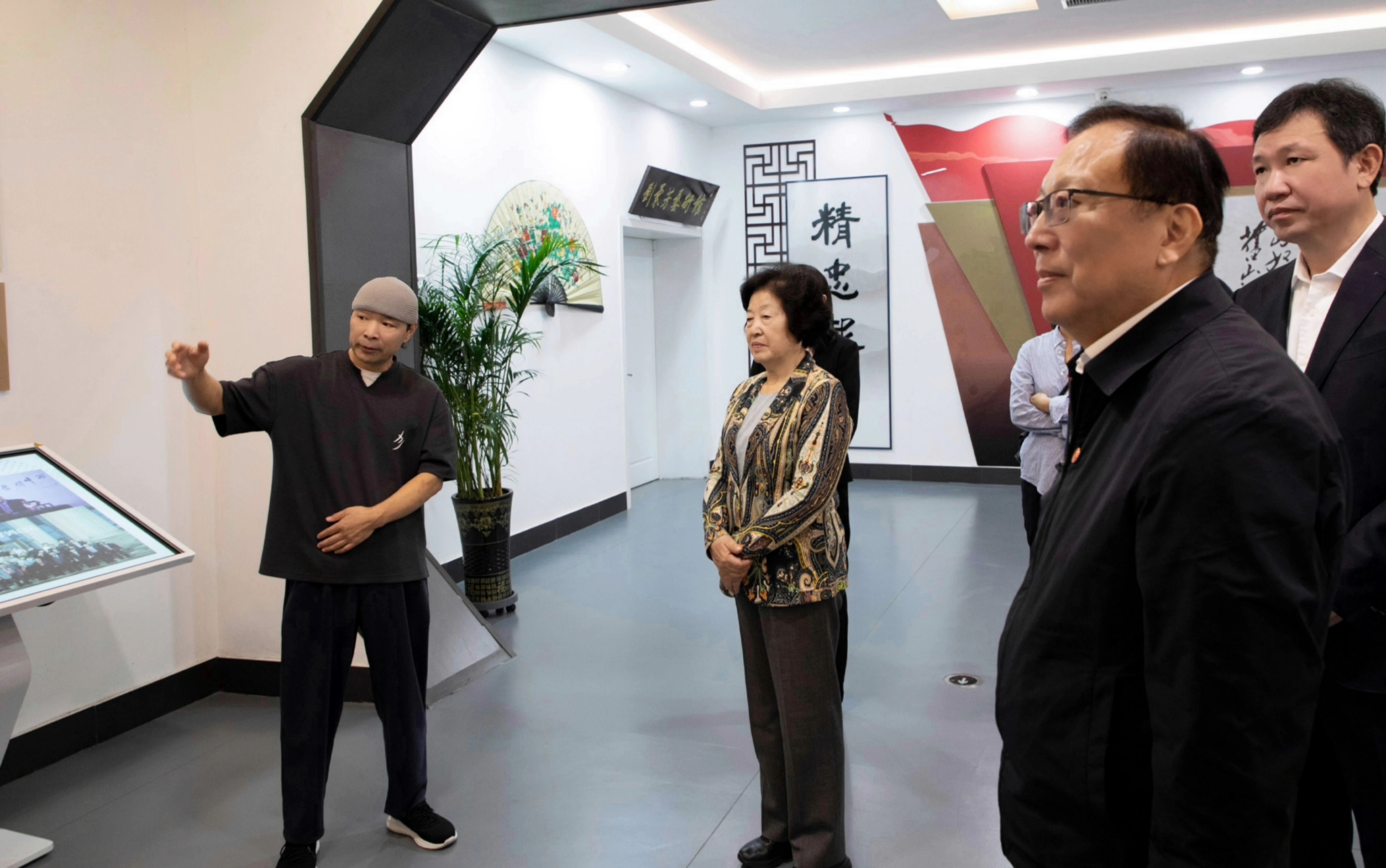 ac1bb338613941649685095c67df53f2.jpg 微信图片_2025-10-13_135322_240.jpg